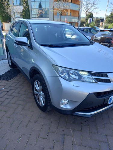 TOYOTA RAV 4